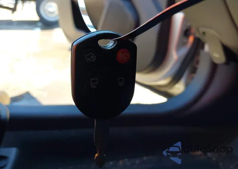 2010 Mercury Milan Premier из США, поврежденный, VIN 3MEHM0JG2AR656381